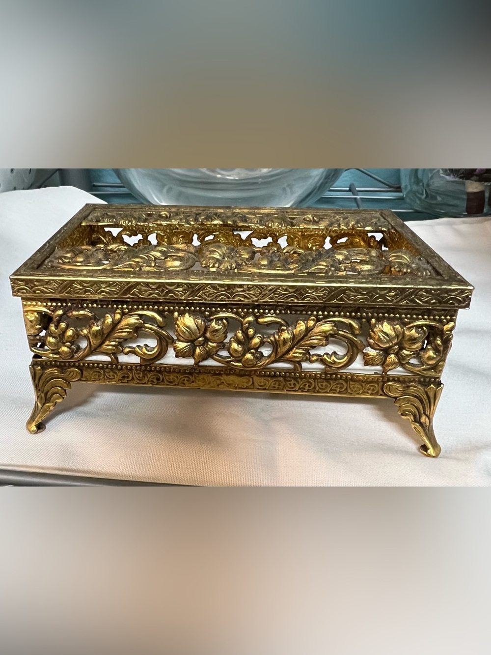 Vintage 24K Gold-Plated Tissue Box made by Stylebuilt